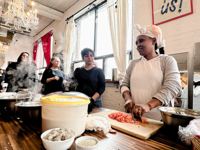 Asmait teaching injera