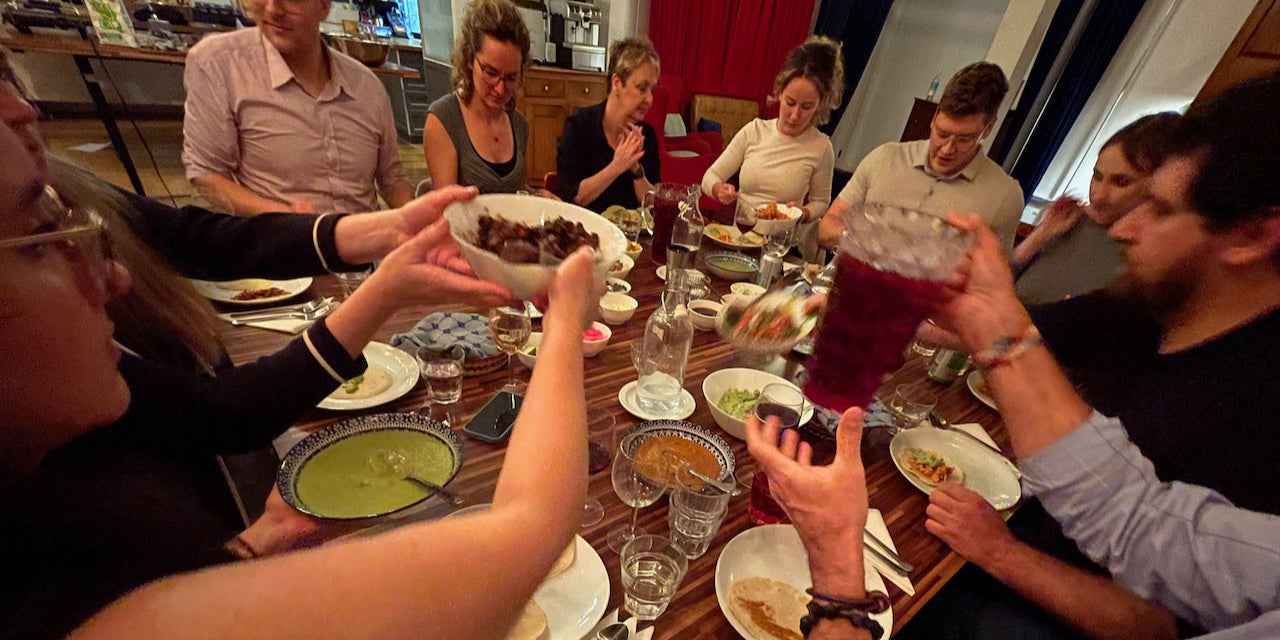 Sharing and passing at a large table